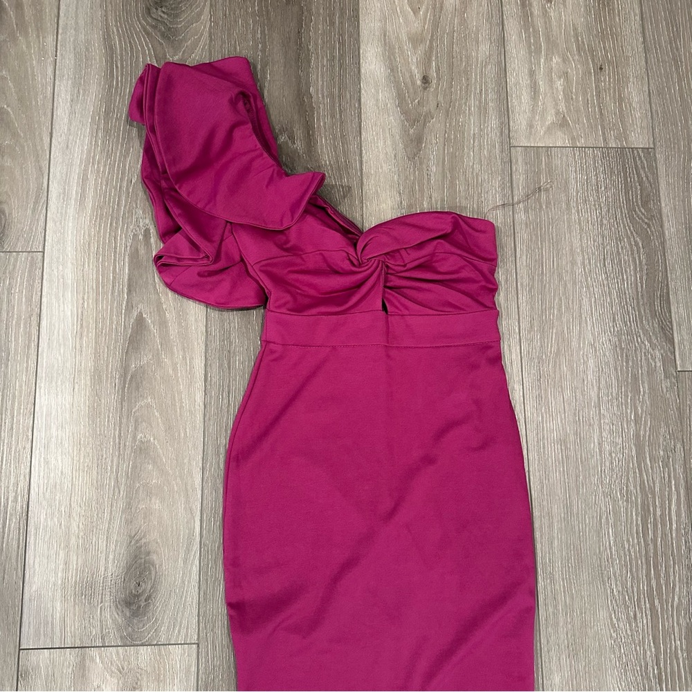 Elegant Pink One-Shoulder Dress